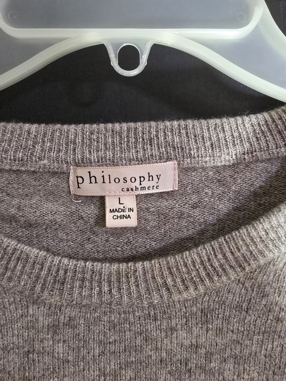 Philosophy 100% Cashmere Gray Crewneck Sweater with White Star Pattern - Picture 2 of 6